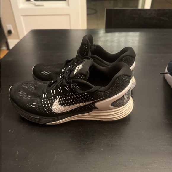 Nike Lunarglide 7 Black Sneakers - Picture 2 of 6